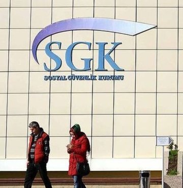 Risk değerlendirme kriterlerine dayalı denetim yapan SGK, devleti dolandıran hastane, eczane ve medikal firmalarını tespit etti. Hayatını kaybeden veya doğum iznindeki hekimlerin tedavi yapmış gibi gösterildiği, ölen kişiler için tedavi faturası düzenlendiği ortaya çıktı