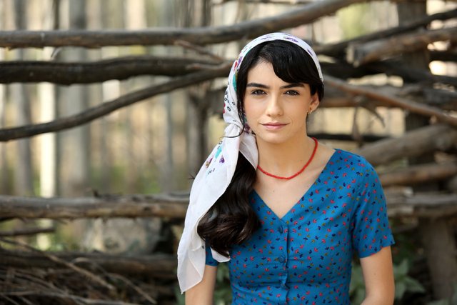 Hazar Ergüçlü: Oyunculuk hızla yaşlandırıyor - Magazin haberleri