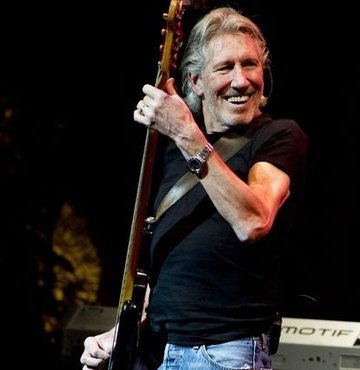 Pink Floyd’un kurucusu Roger Waters, “Another Brick in The Wall” şarkısının Türkçe hakkını, İZEV’deki Down sendromlu gençlere ücretsiz verdi