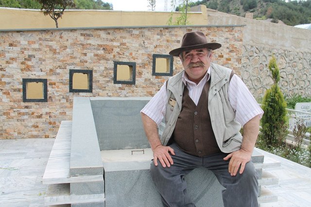Ünlü oyuncu Yakup Yavru memleketi Amasya'da kendisine mezar yaptırdı - Magazin haberleri...