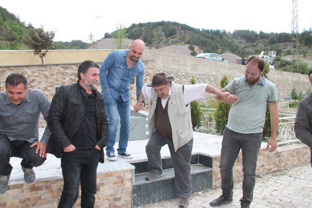 Ünlü oyuncu Yakup Yavru memleketi Amasya'da kendisine mezar yaptırdı - Magazin haberleri...