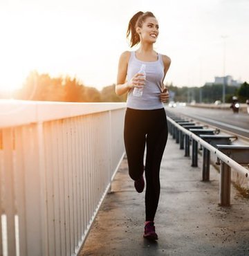 Ramazan ya da tatil dolayısıyla ara verildiğinde kas kayıplarına neden oluyor. Spor yapanların oruç ibadetlerini yaparken özellikle beslenme ve antrenman sıklıklarına dikkat etmeleri gerekiyor. Fitness Koordinatörü Mustafa Karaman, "Spor bırakılırsa kas kaybı yaşanır, motivasyon düşer dolayısıyla spora ara vermek yanlıştır. Haftanın 4-5 günü değil de, 3 güne düşürülebilir" dedi