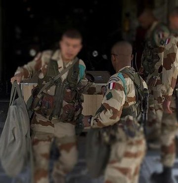 Koalisyon itiraf etti Suriye'de Fransa-YPG iş birliği