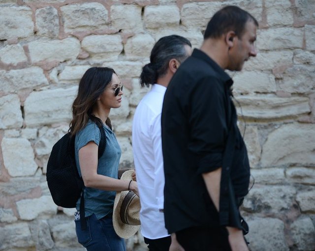 Megan Fox belgesel çekimi için annesi ile İstanbul’a geldi - Magazin haberleri