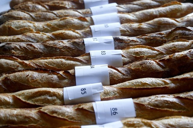 Frans Zlar N Nl Baget Ekme Inin Baguette S Rr Nedir Ht Gastro