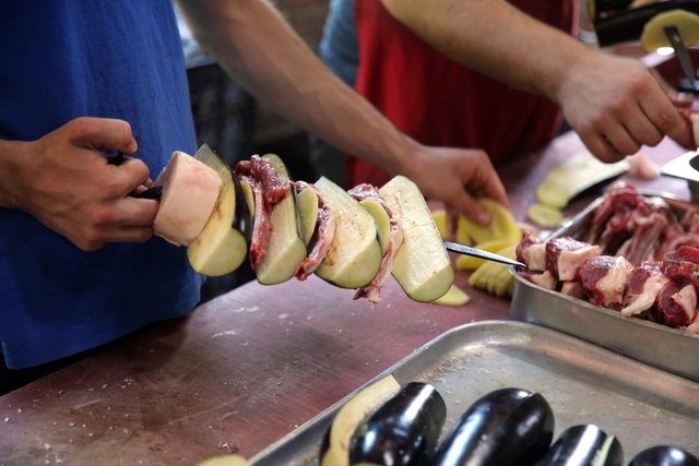 Zel F R Nlarda Pi Iriliyor Tokat Ve Sivas N Kebap Rekabeti