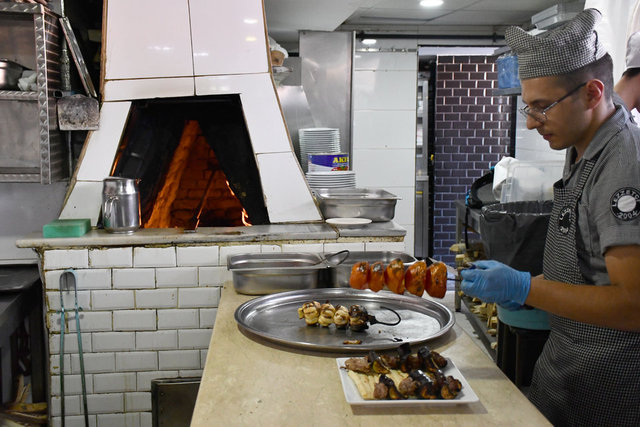 Zel F R Nlarda Pi Iriliyor Tokat Ve Sivas N Kebap Rekabeti