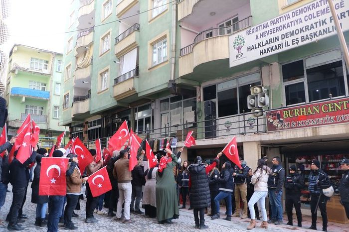 Hakkari de evlat nöbeti 38 inci haftaya girdi