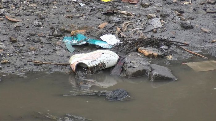 İstanbul un iki yakasındaki iki derede kirlilik iddiası Vatandaşlar