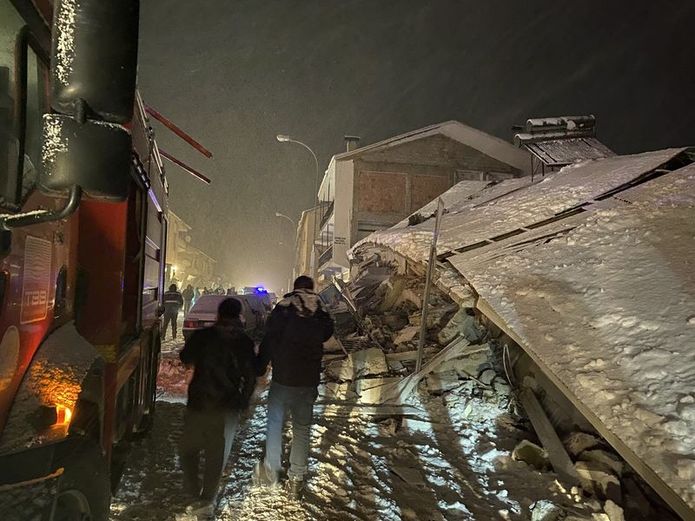 Deprem Son Dak Ka Yerbilimci Prof Dr Naci G R R Den Ciddi Uyar