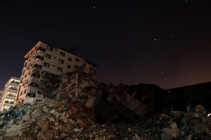 Deprem Son Dakika T Rkiye Yi Sarsan Felaketin G N Nde Son Durum