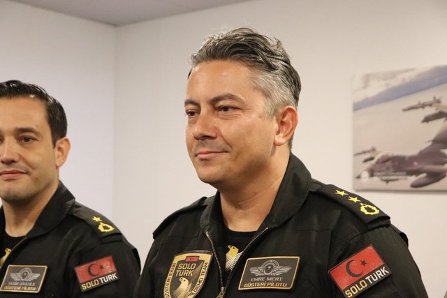 SOLOTÜRK Pilotu Yarbay Emre Mert kimdir Yarbay pilot Emre Mert kaç