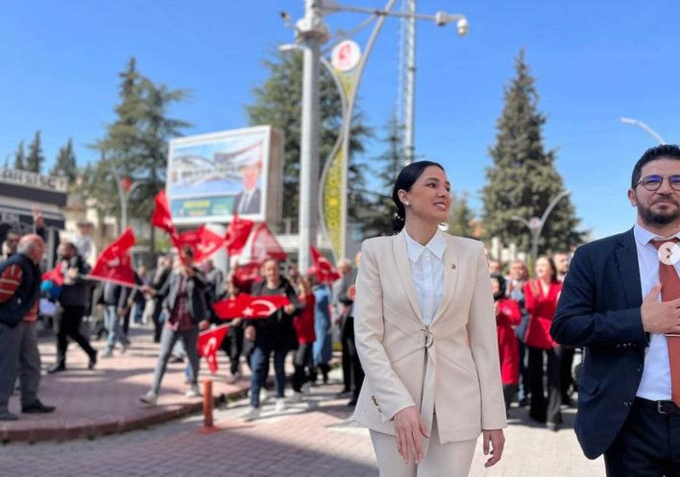 4 yıl önce siyasete girdi 47 yıl sonra CHP ye seçim kazandırdı Son