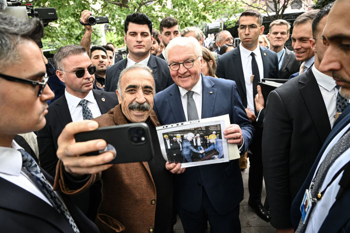 Almanya Cumhurbaşkanı Steinmeier döner kesti Dış Haberler