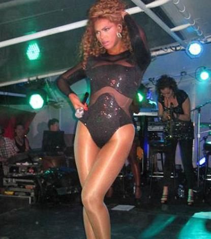 Beyonce Kaddafi'nin oğlunu böyle eğlendirdi