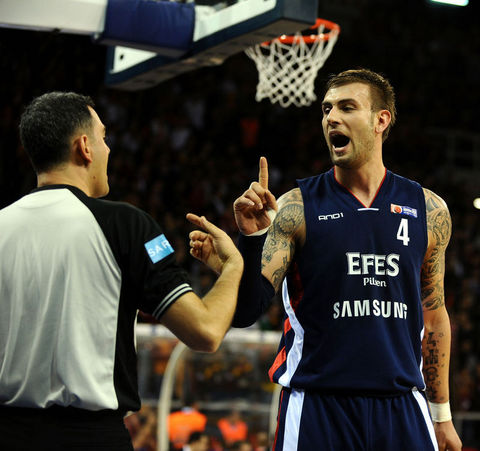 Galatasaray Cafe Crown-Efes Pilsen