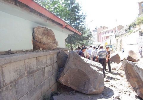 Faciaya kıl payı
