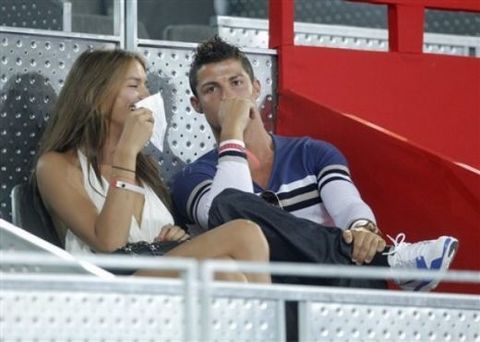 Ronaldo aşk sarhoşu!