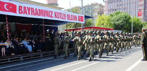 Diyarbakır'da Zafer Bayramı