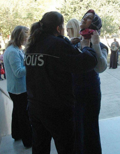 http://im.haberturk.com/galeri/2010/10/31/404556/d4660afe45dd39350f4da7021c89aeec_k.jpg