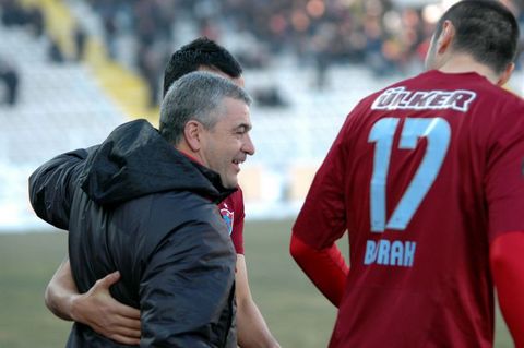 Sivasspor Trabzonspor Maç Özeti ve Golleri 12.02.2011 cebc2d8158534ede511cc2494974720c k Sivasspor Trabzonspor Maç Özeti ve Golleri 12.02.2011
