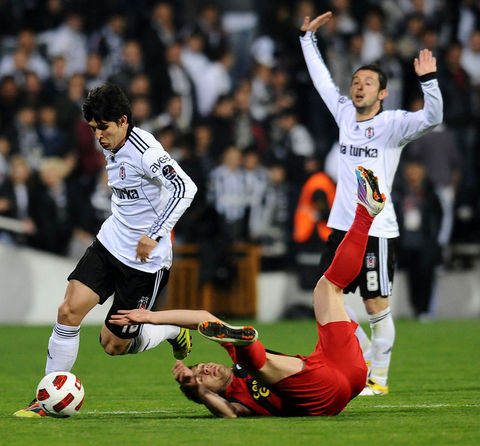 14493aefee6c43b30f08ec7844b74e98 k Beşiktaş Gençlerbirliği Maç özeti ve golleri 15.04.2011