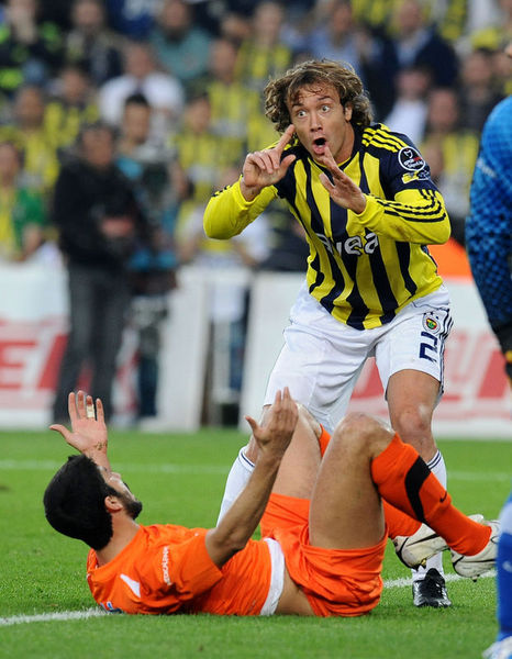Fenerbahçe İstanbul Büyükşehir Belediyespor Maç özeti ve golleri 01.05.2011 34ff947a753fd18a38546e5d356d6229 k Fenerbahçe İstanbul Büyükşehir Belediyespor Maç özeti ve golleri 01.05.2011