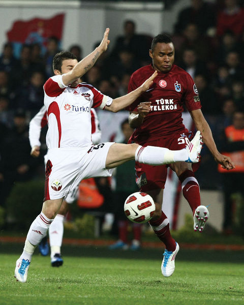 Trabzonspor Gaziantepspor Maç Özeti ve Golleri 01.05.2011 1eb5ed5ce3e164c75dc76aeee97da03d k Trabzonspor Gaziantepspor Maç Özeti ve Golleri 01.05.2011