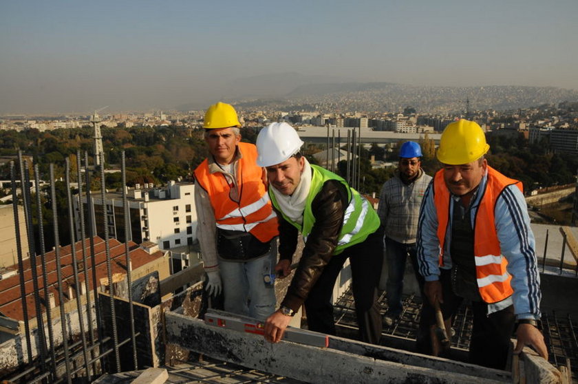 İzzet Yıldızhan otelini tanıttı