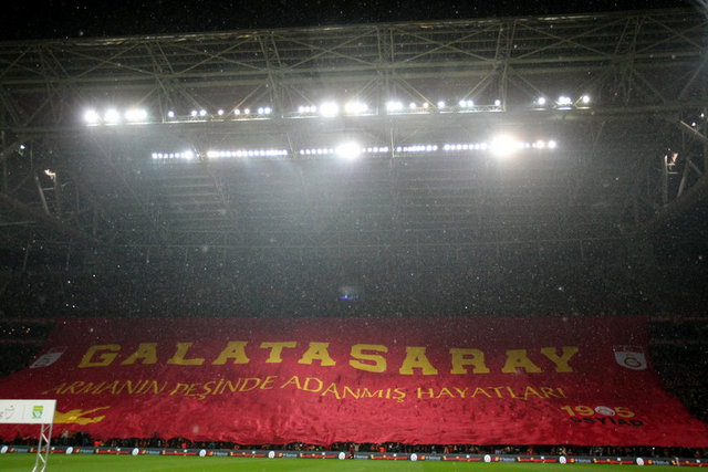 Twitter'da derbi geyikleri!