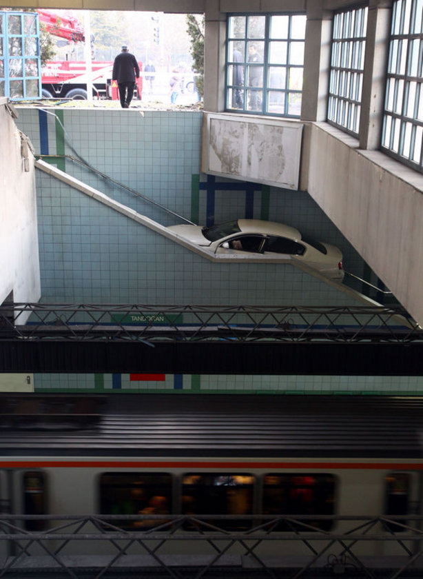 Ankara metrosunda akıl alma...