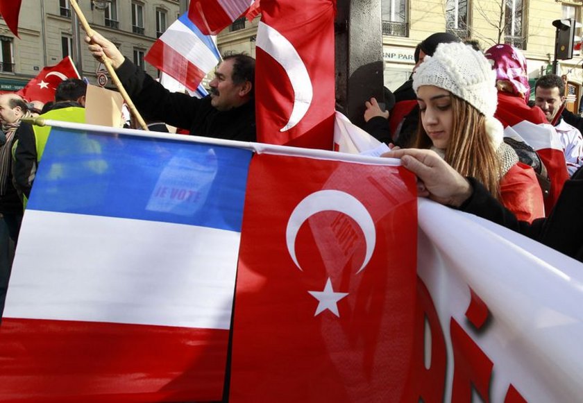 Türkler Senato'yu kuşattı 