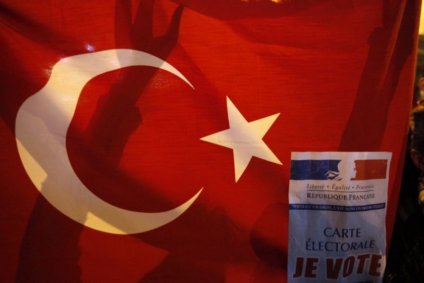 İçeride inkâr, dışarıda düşünce şov!