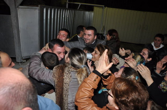 İzmir Büyükşehir Belediyesi'nde tahliye sevinci