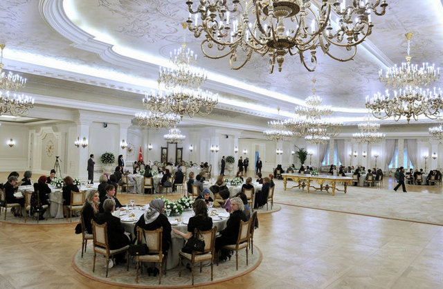 First Lady'nin yemeğinde bir tek Fransız elçisinin eşi yoktu
