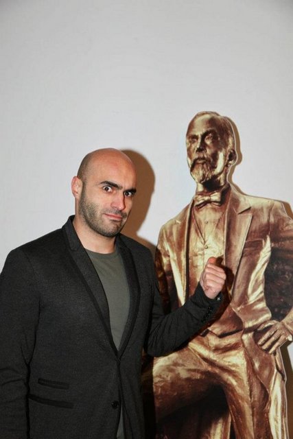 Partili sergi açılışı