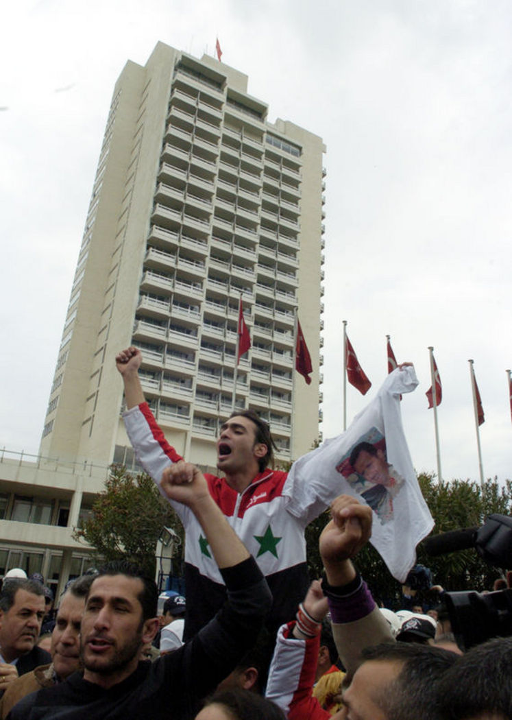 Esad posterleri İstanbul’da