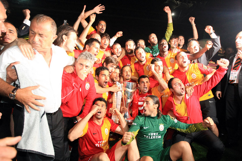 Kupa Kadıköy’de eller...