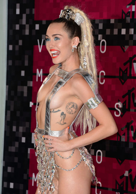 Yıldız Tilbe bu kez Miley Cyrus'a özendi