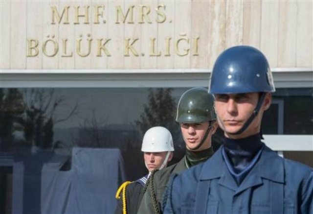 Anıtkabir'in 'heykel' askerleri