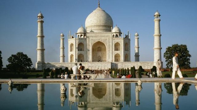 an essay on the magnificent taj mahal an essay on the magnificent taj mahal