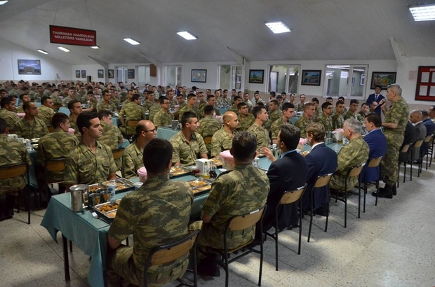 3 Ordu Komutanlığından askerlere iftar
