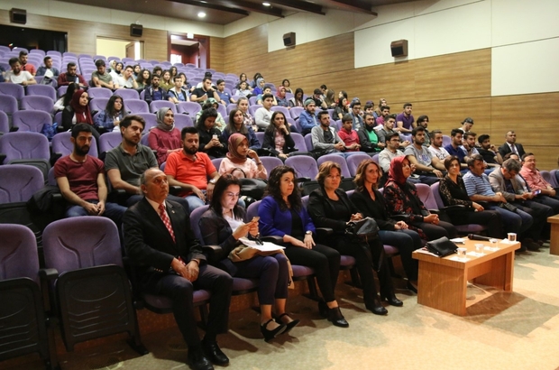 NEVÜ de Gencim Girişimciyim Türkiye nin Geleceğiyim konulu panel düzenlendi