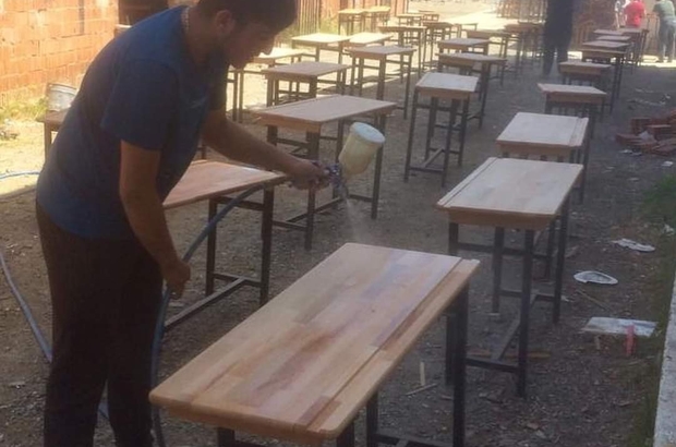 Fabrika Gibi Okul K Yce Izde Renciler Retiyor Lkenin D Rt Bir