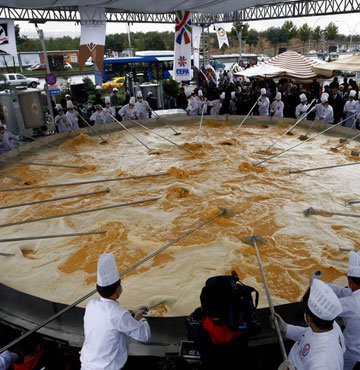 Dünyanın en büyük omleti GALERİ