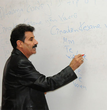 Üniversite'de Kürtçe seçmeli ders olarak verilmeye başlandı