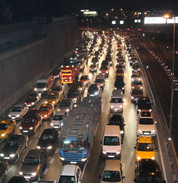 Trafik sıkışıklığına çözüm: konuşan arabalar...