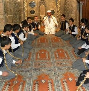 "Doğumgünü ve sünnet camide yapılsın"
