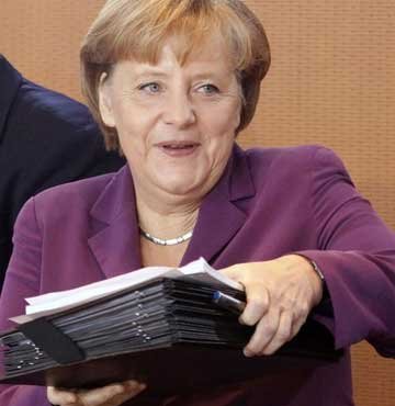 Merkel "Eurobond"u ele alacak