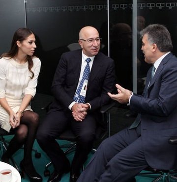 Abdullah Gül'ün Chatham House'daki törenine Turgay Ciner ve Didem Ciner'de katıldı
